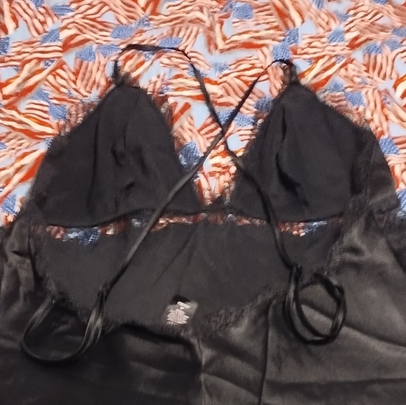 Victoria Secret Elegant Black Lace Trim Short Nightgown - Picture 12 of 13